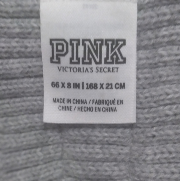 💥💥NWOT VS PINK SCARF - Picture 3 of 5